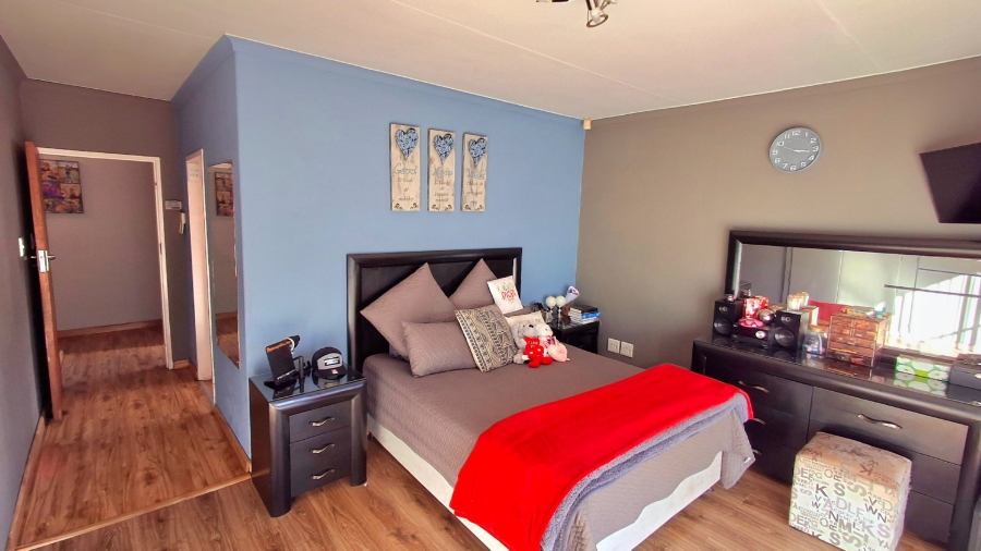 4 Bedroom Property for Sale in Vaalpark Free State